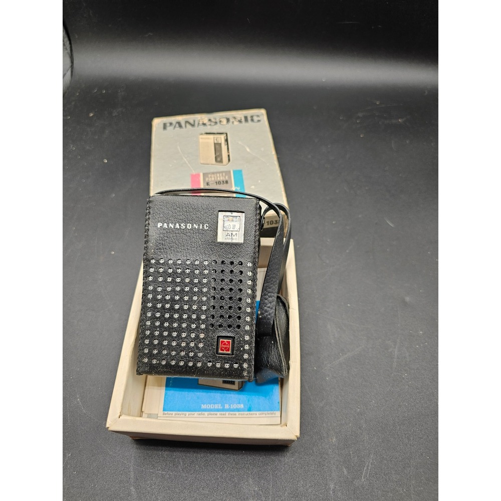 Vintage Panasonic R-1038 7-Transistor AM Pocket Radio Japan with Box and Case